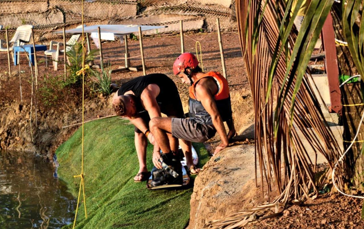 Hotel Wake Park Goa Arambol Exteriér fotografie